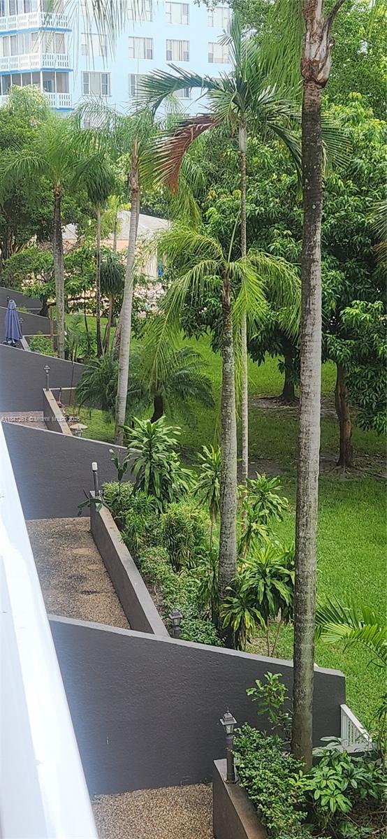 HILLCREST EAST NO 27 COND - Residential