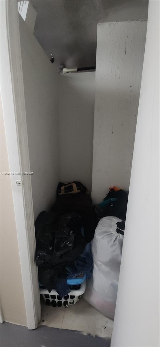 HILLCREST EAST NO 27 COND - Residential