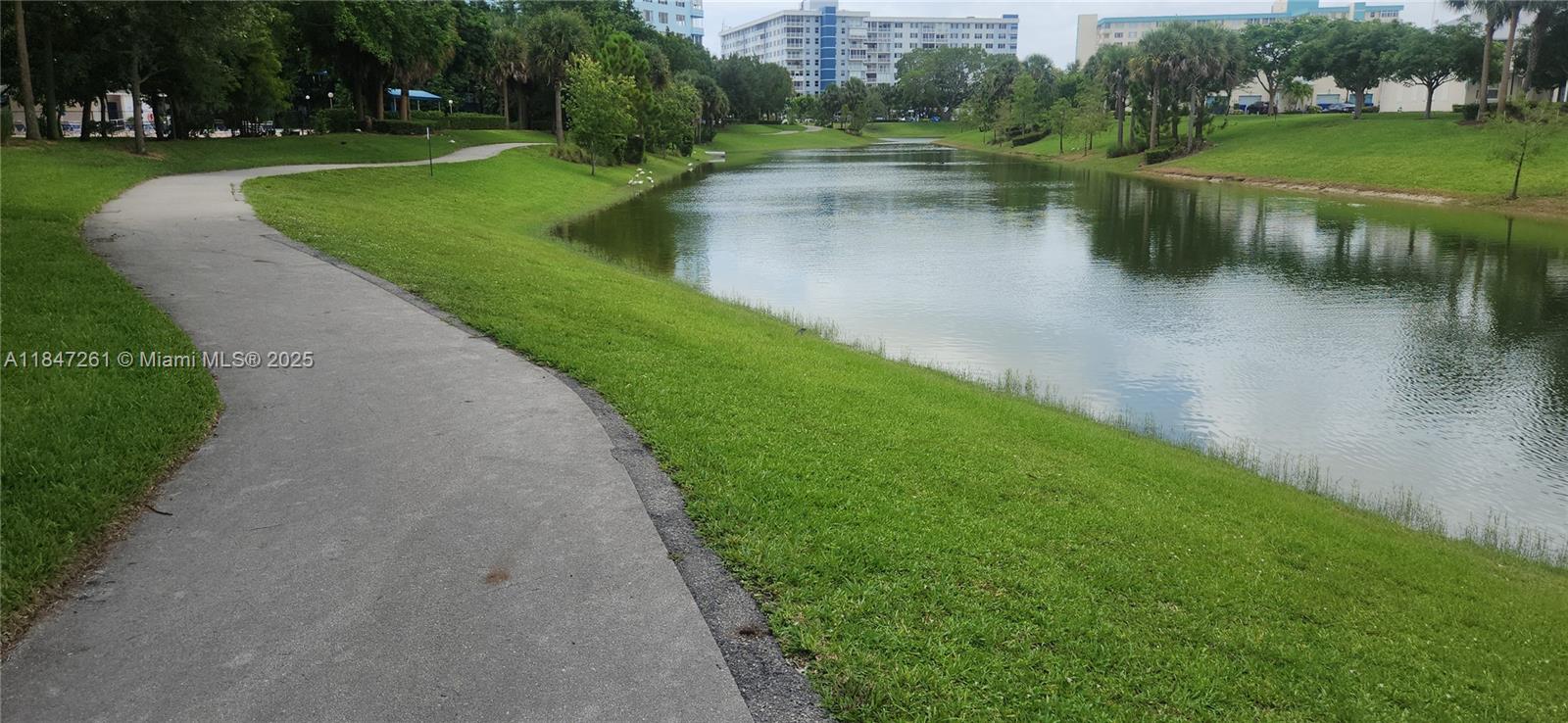 HILLCREST EAST NO 27 COND - Residential