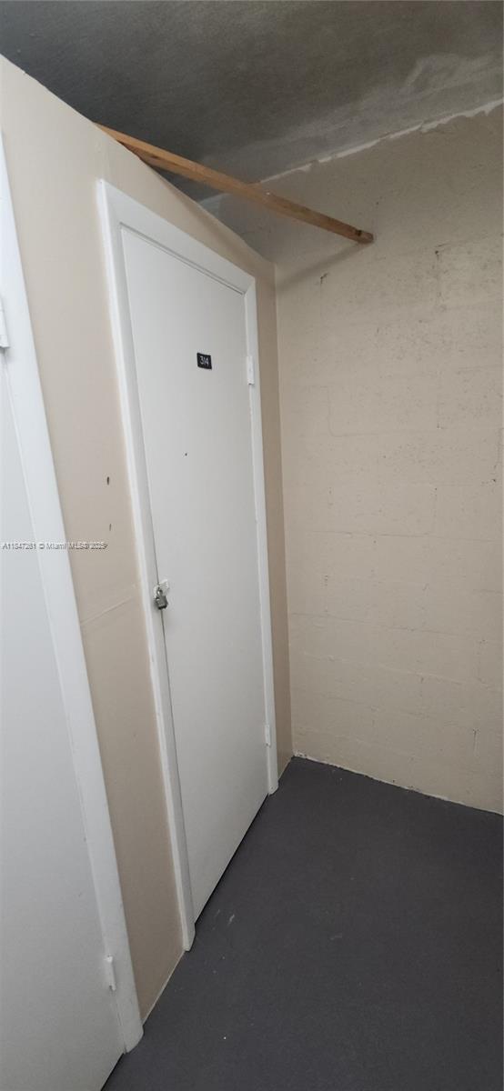 HILLCREST EAST NO 27 COND - Residential