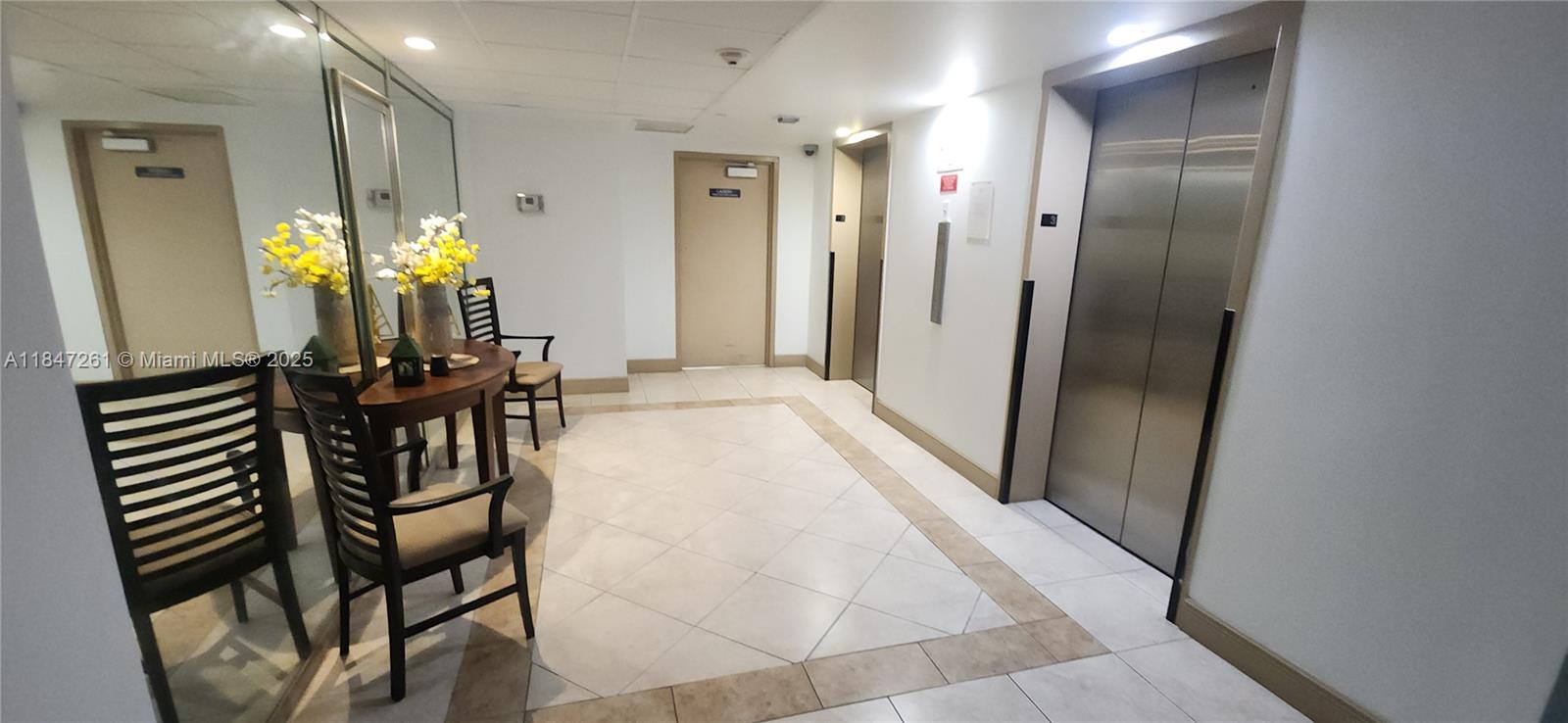 HILLCREST EAST NO 27 COND - Residential