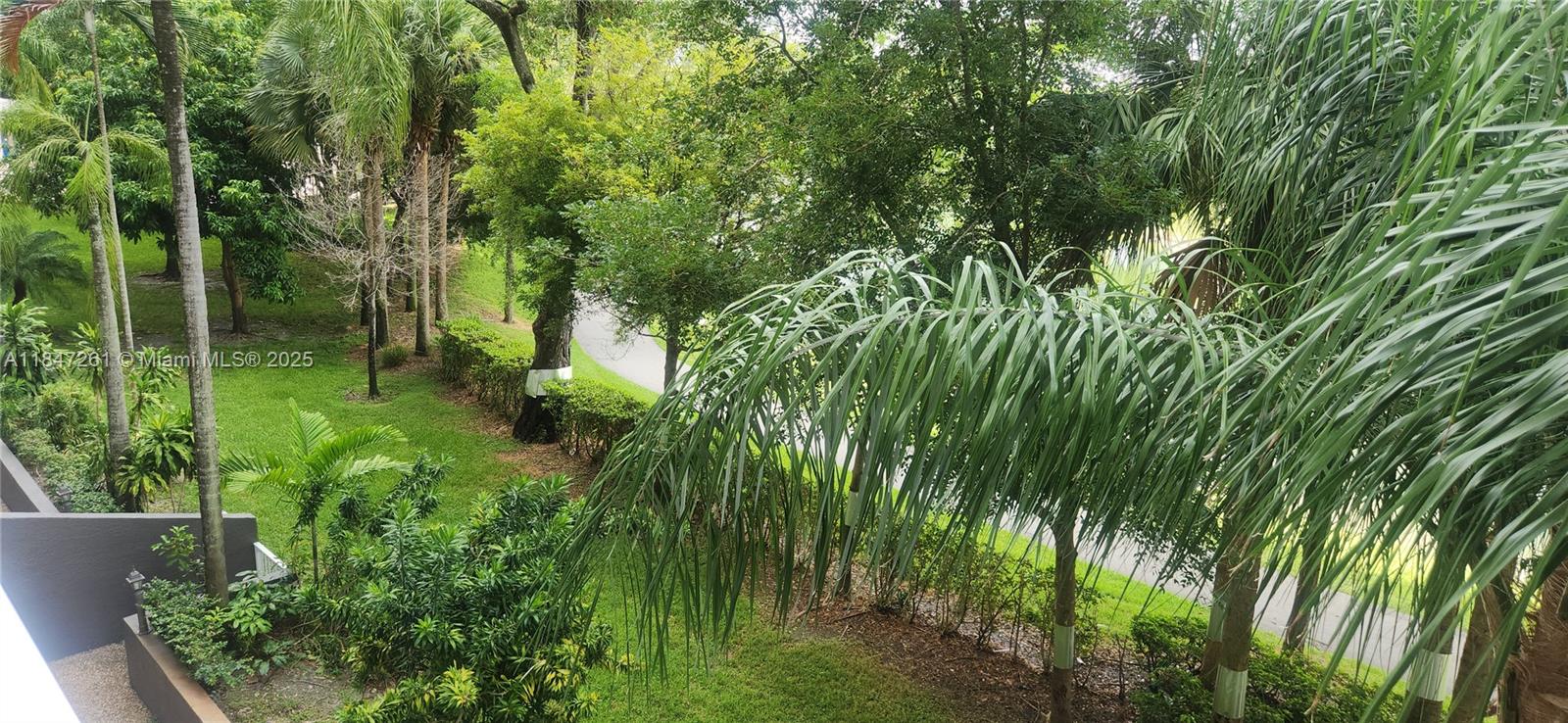 HILLCREST EAST NO 27 COND - Residential