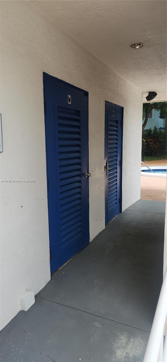 HILLCREST EAST NO 27 COND - Residential