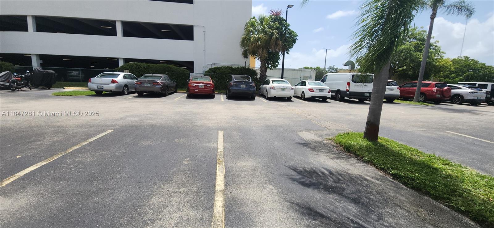 HILLCREST EAST NO 27 COND - Residential