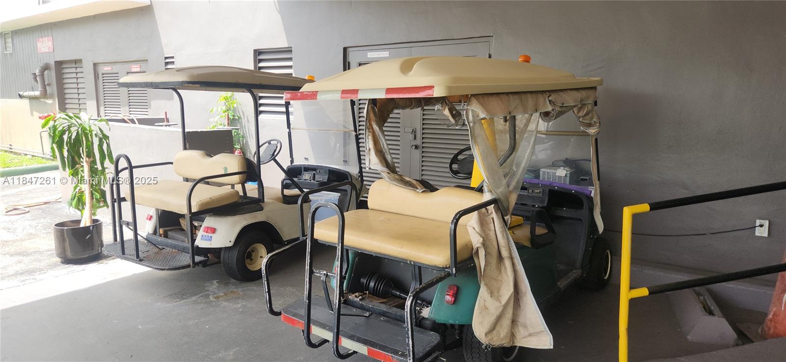 HILLCREST EAST NO 27 COND - Residential