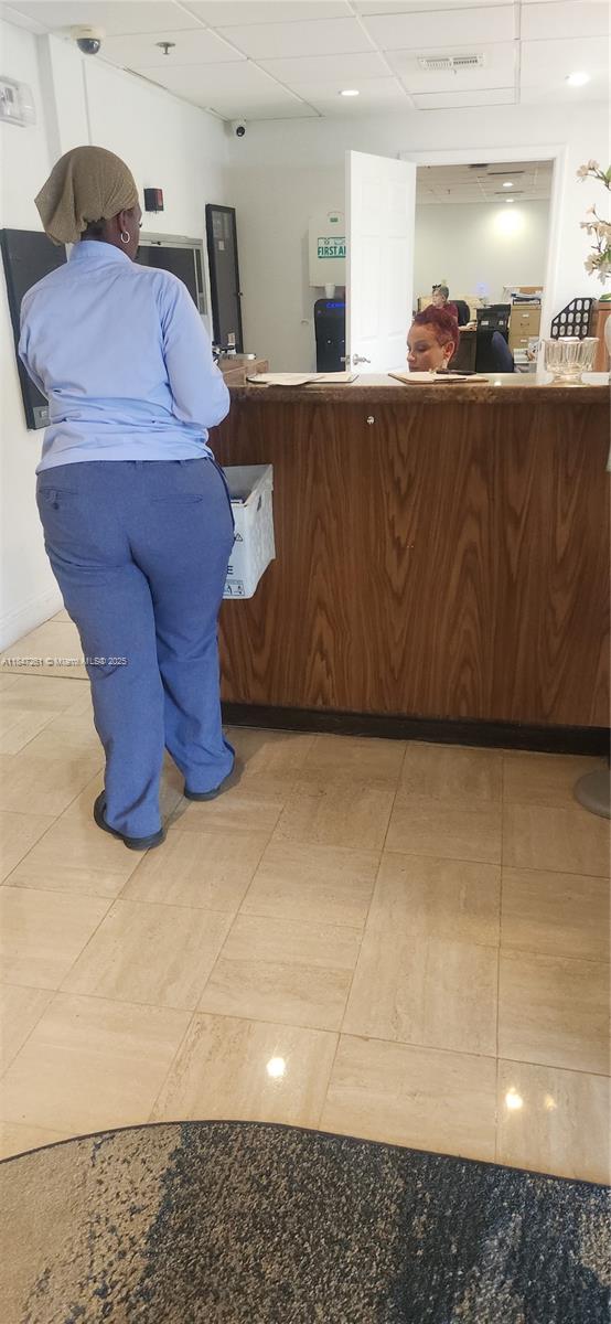 HILLCREST EAST NO 27 COND - Residential