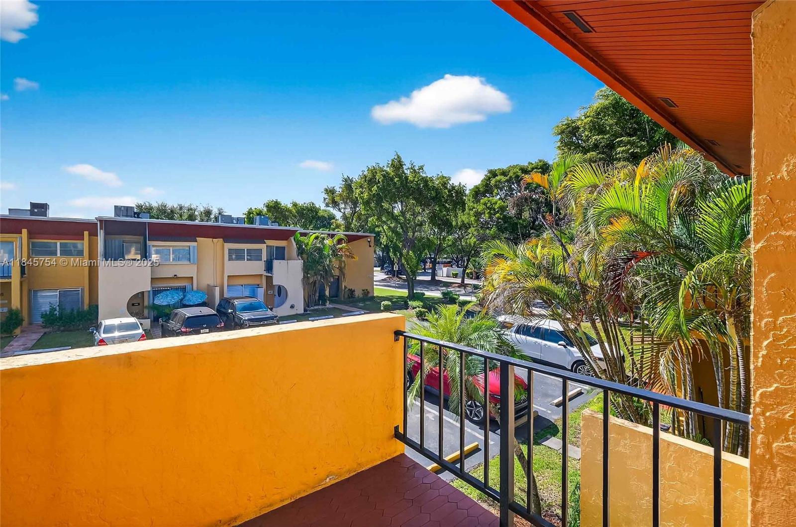 TARACOMA TOWNHOMES CONDO - Residential