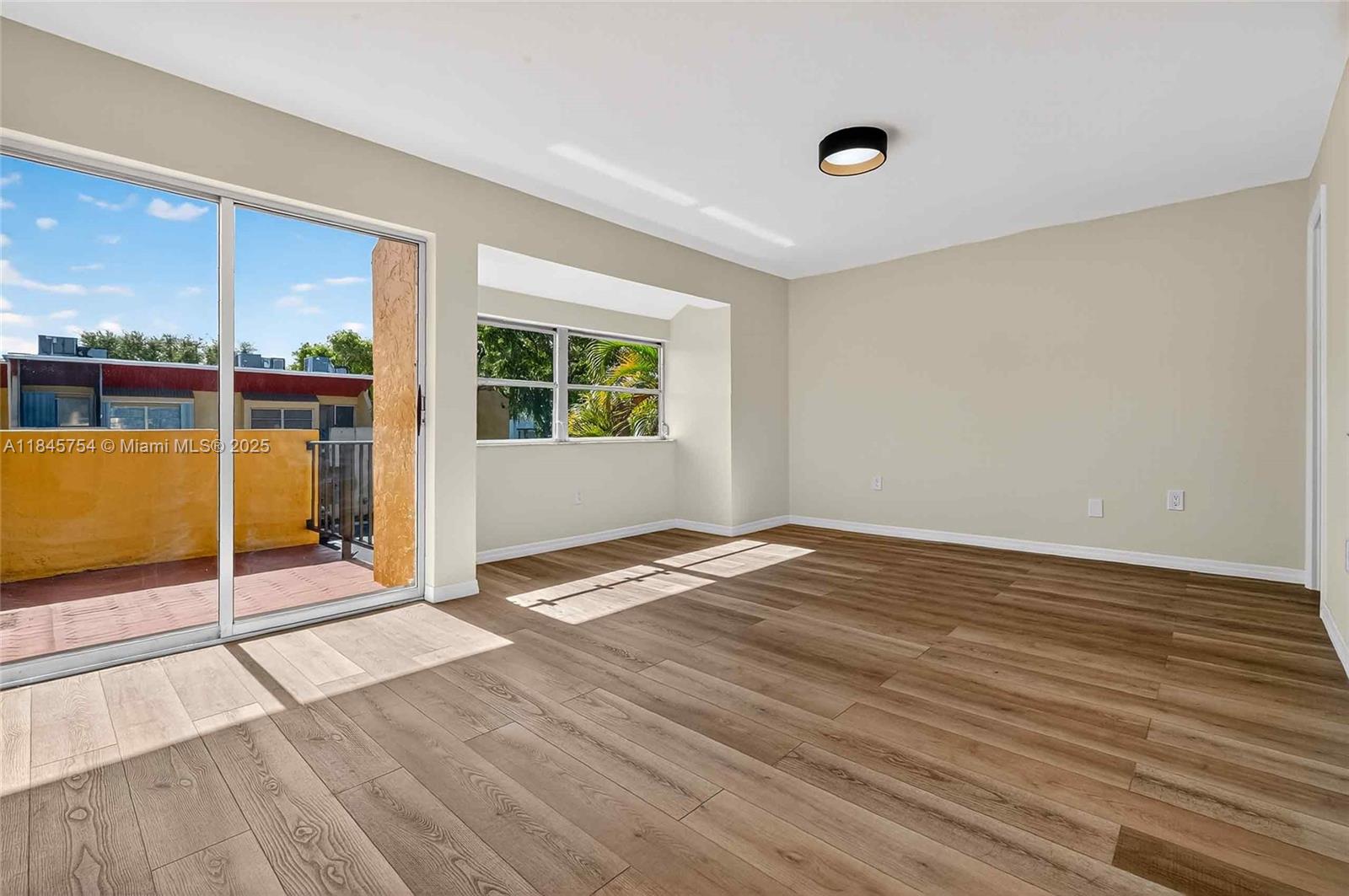 TARACOMA TOWNHOMES CONDO - Residential