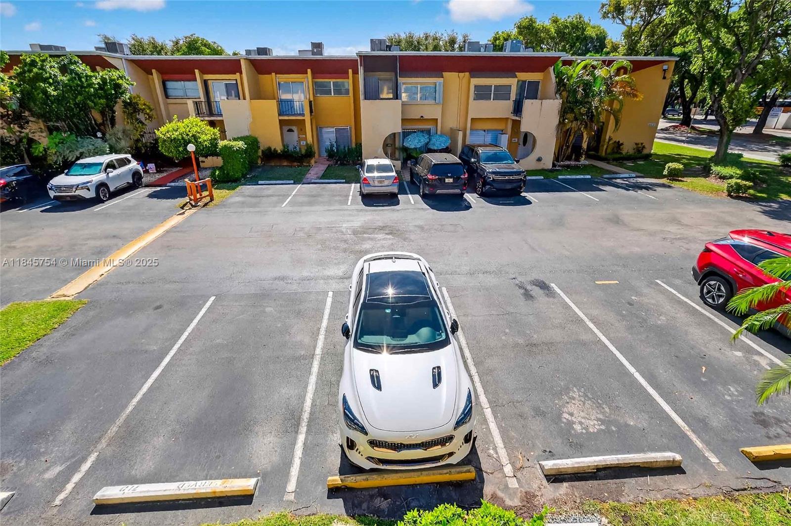 TARACOMA TOWNHOMES CONDO - Residential