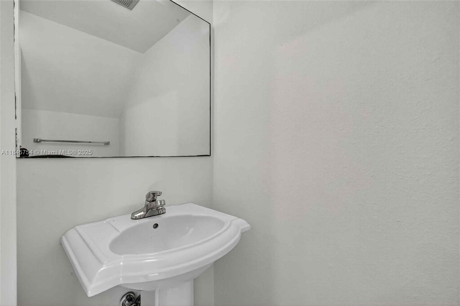 TARACOMA TOWNHOMES CONDO - Residential