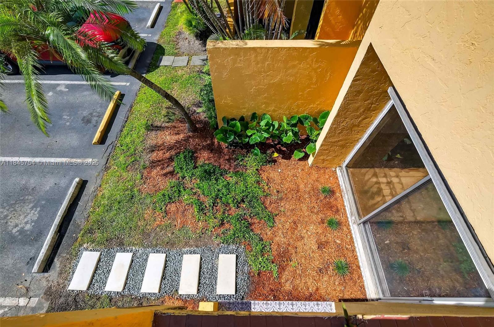 TARACOMA TOWNHOMES CONDO - Residential