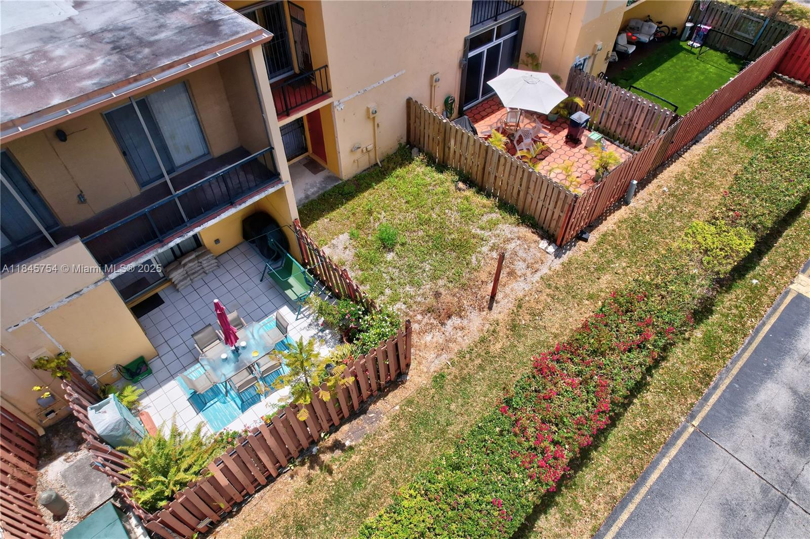 TARACOMA TOWNHOMES CONDO - Residential