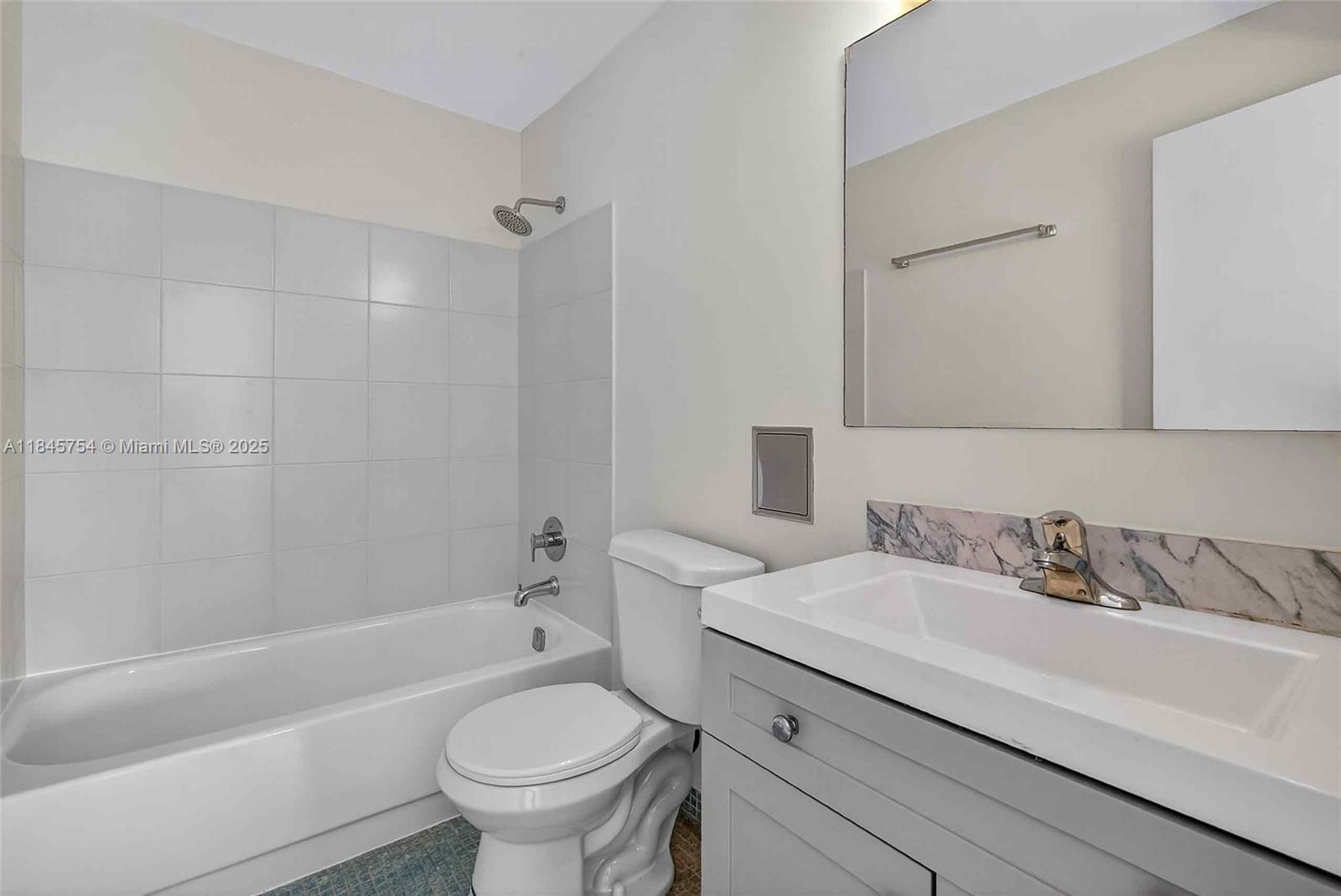 TARACOMA TOWNHOMES CONDO - Residential