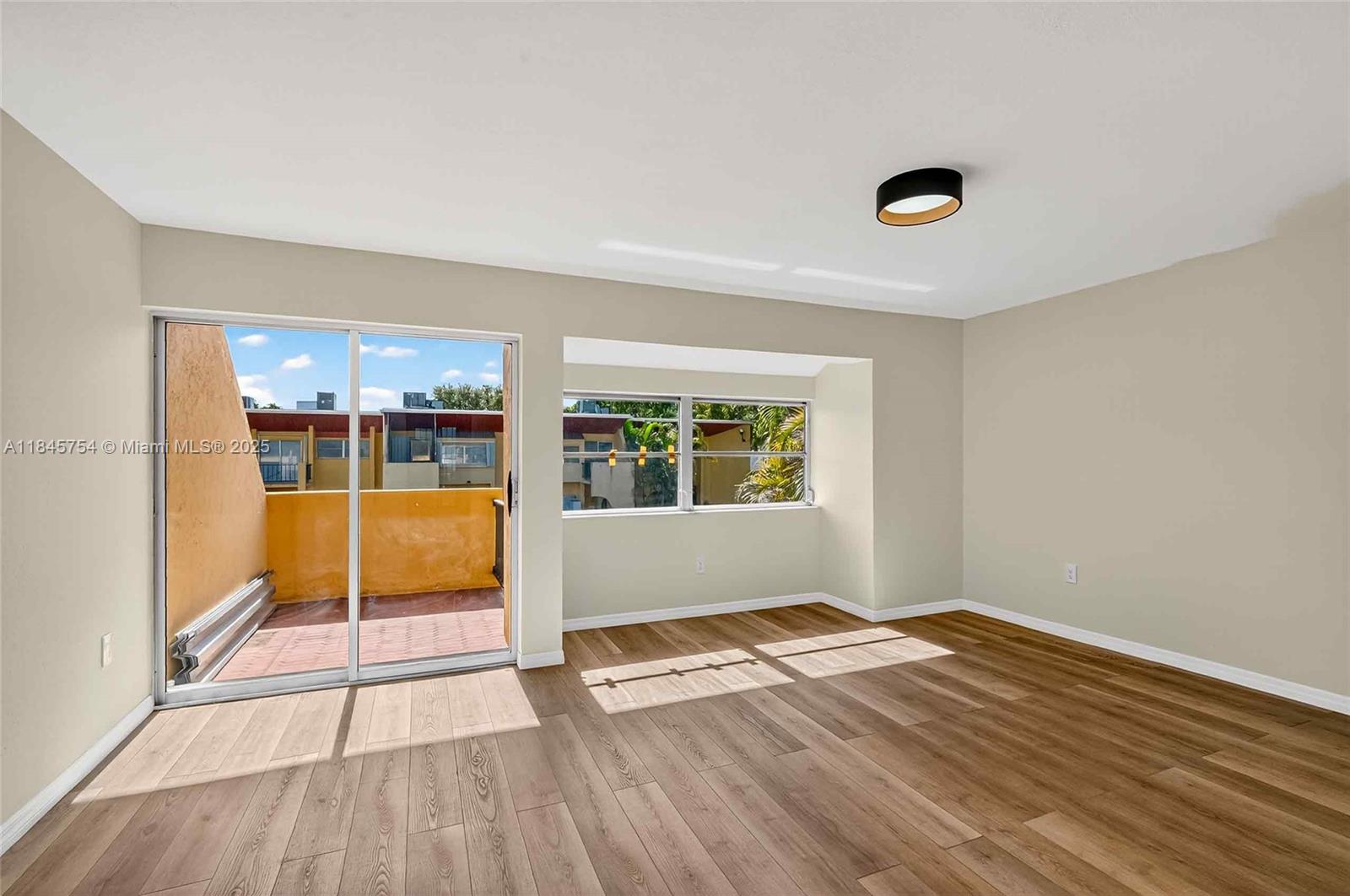 TARACOMA TOWNHOMES CONDO - Residential