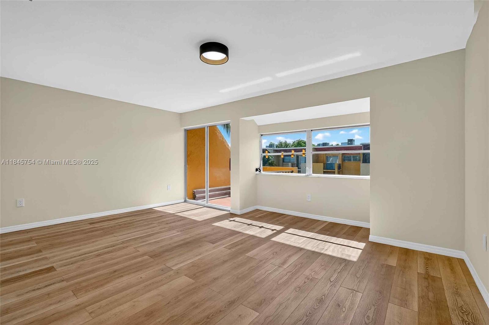 TARACOMA TOWNHOMES CONDO - Residential