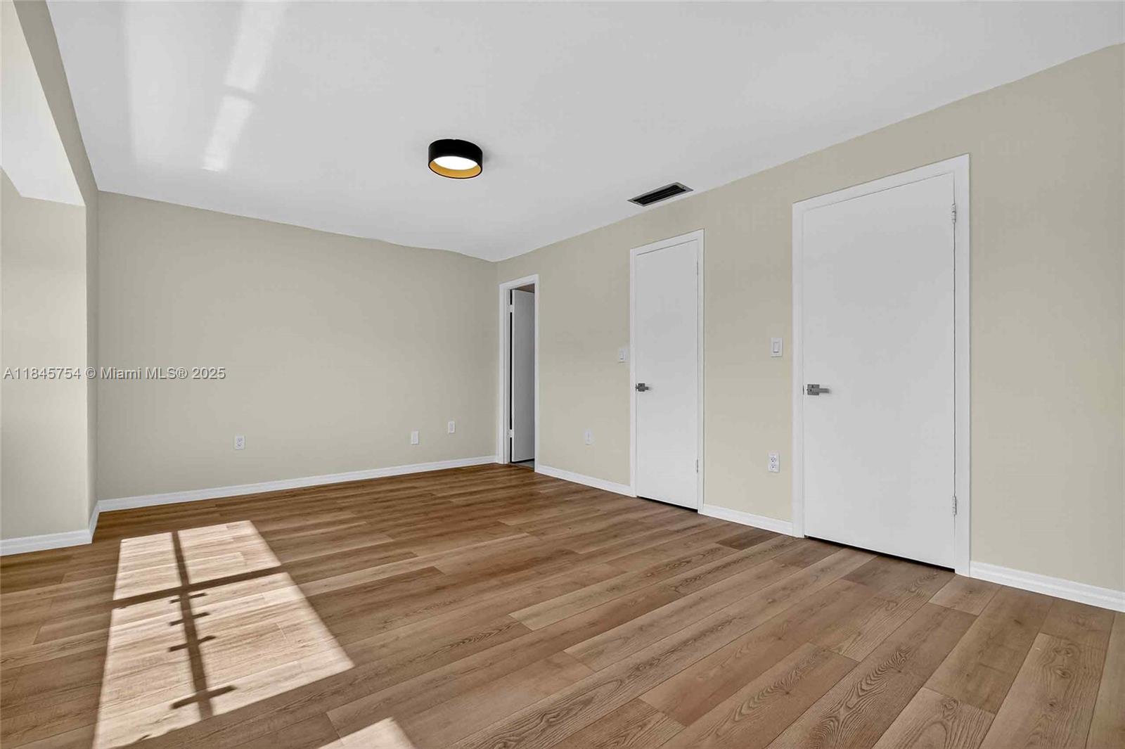 TARACOMA TOWNHOMES CONDO - Residential