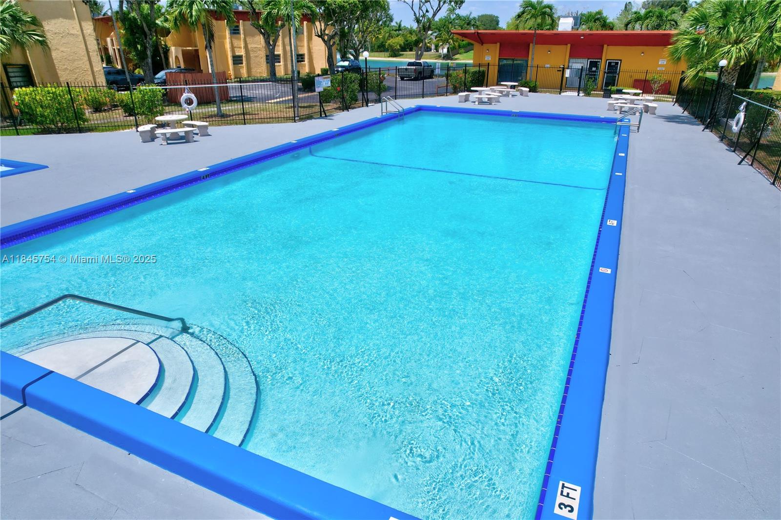 TARACOMA TOWNHOMES CONDO - Residential