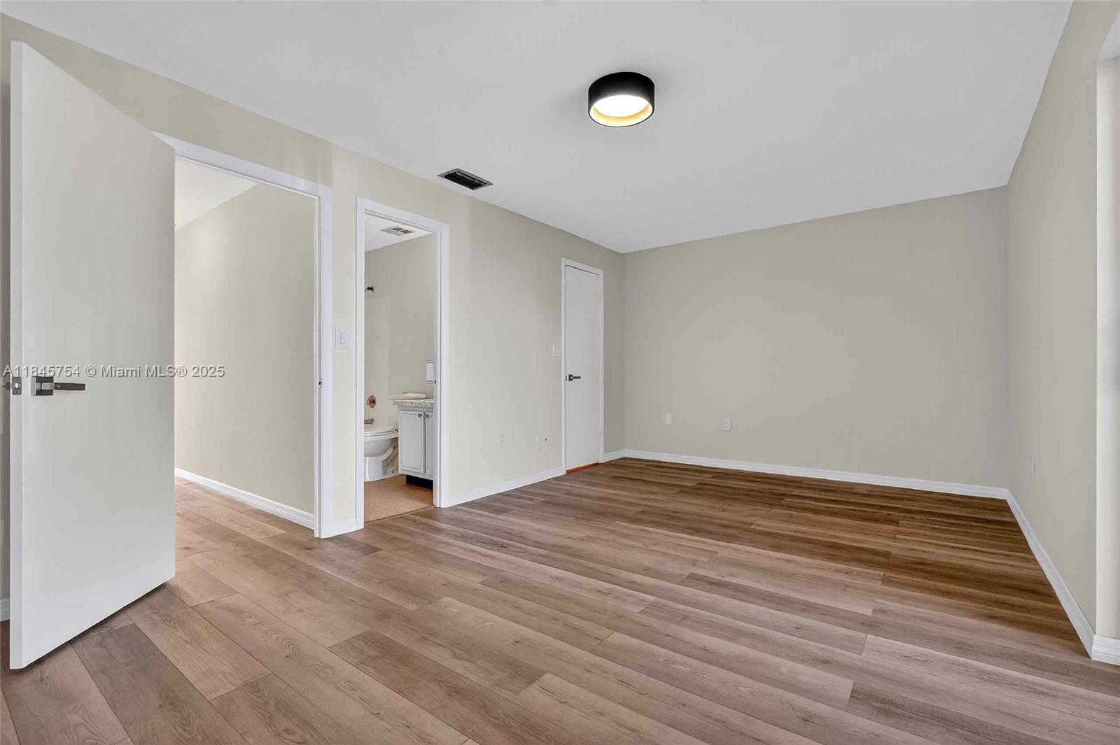 TARACOMA TOWNHOMES CONDO - Residential