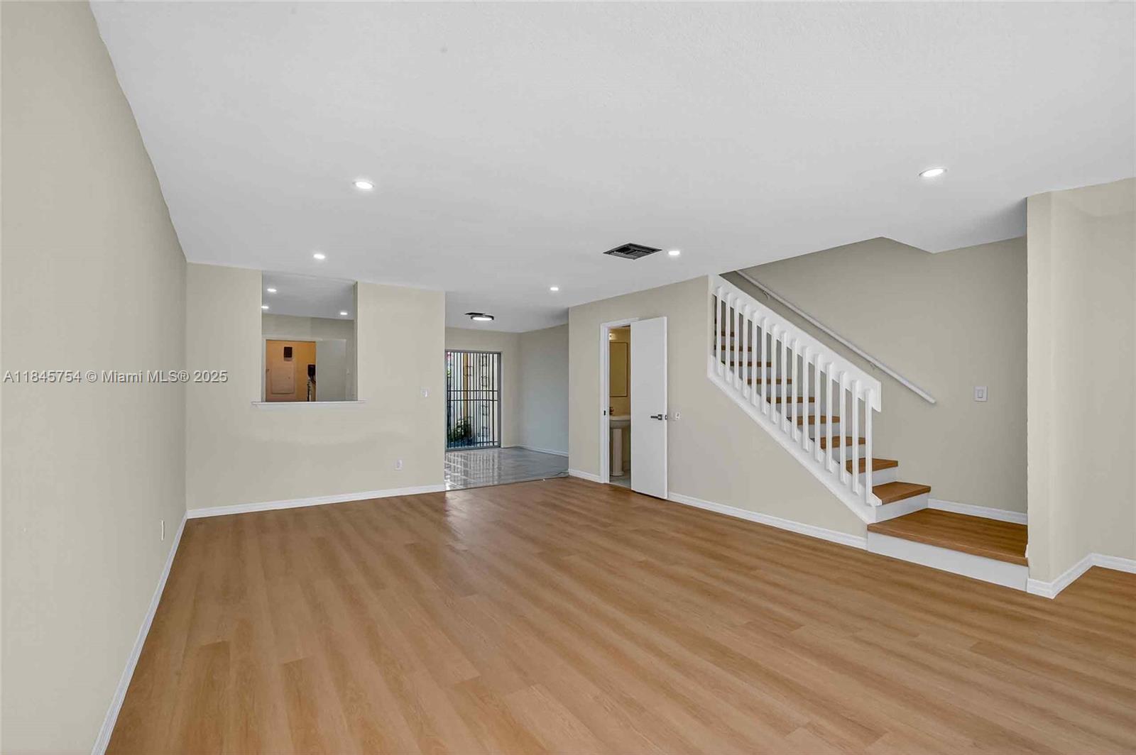 TARACOMA TOWNHOMES CONDO - Residential