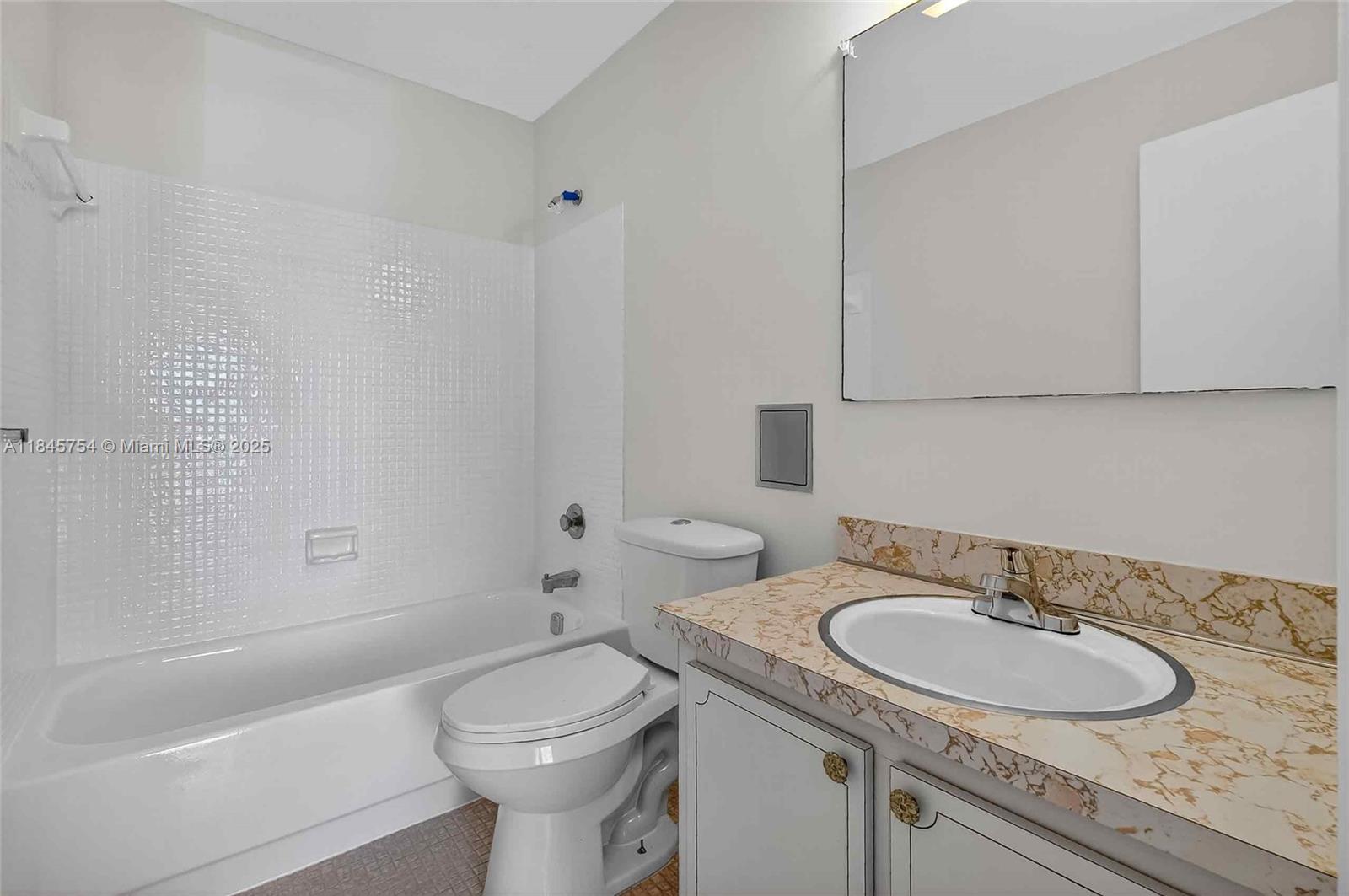 TARACOMA TOWNHOMES CONDO - Residential