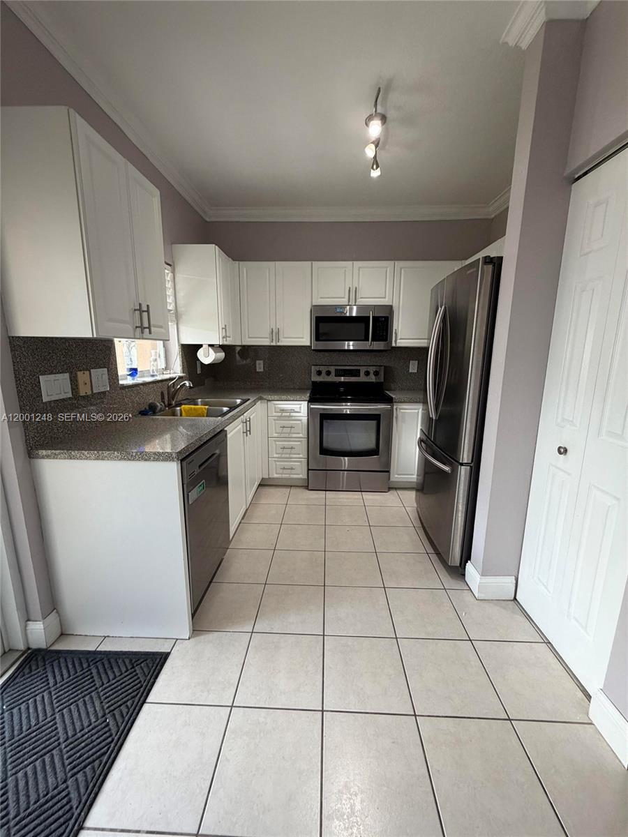 SUNRISE GOLF VILLAGE SECT - Residential