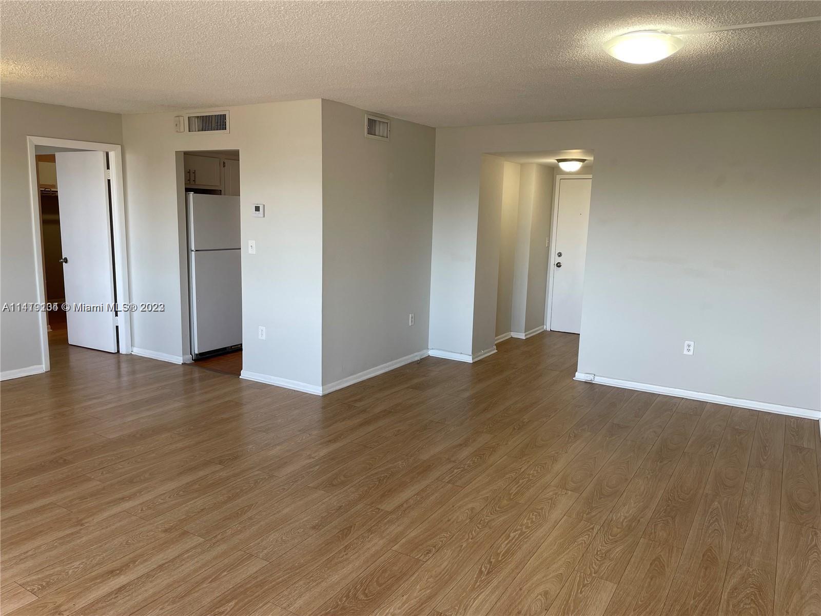 THE VINTAGE CONDO - Residential Lease