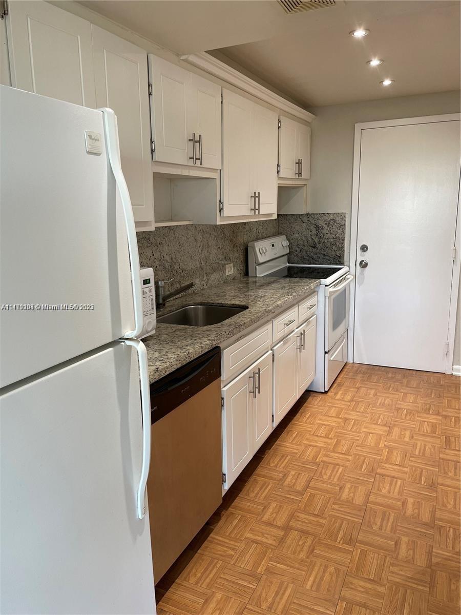 THE VINTAGE CONDO - Residential Lease