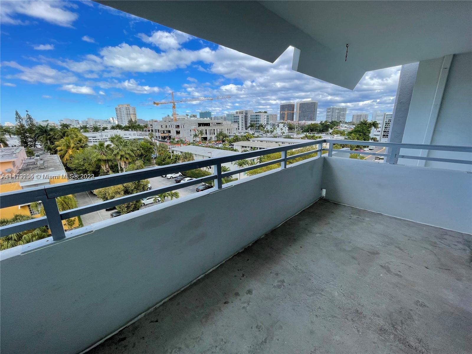 THE VINTAGE CONDO - Residential Lease