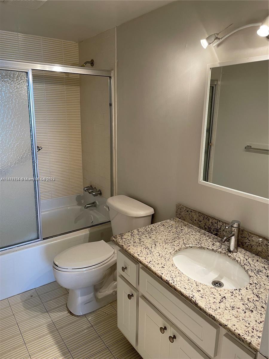 THE VINTAGE CONDO - Residential Lease