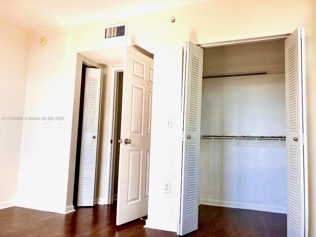 REGENT PARK CONDO - Residential