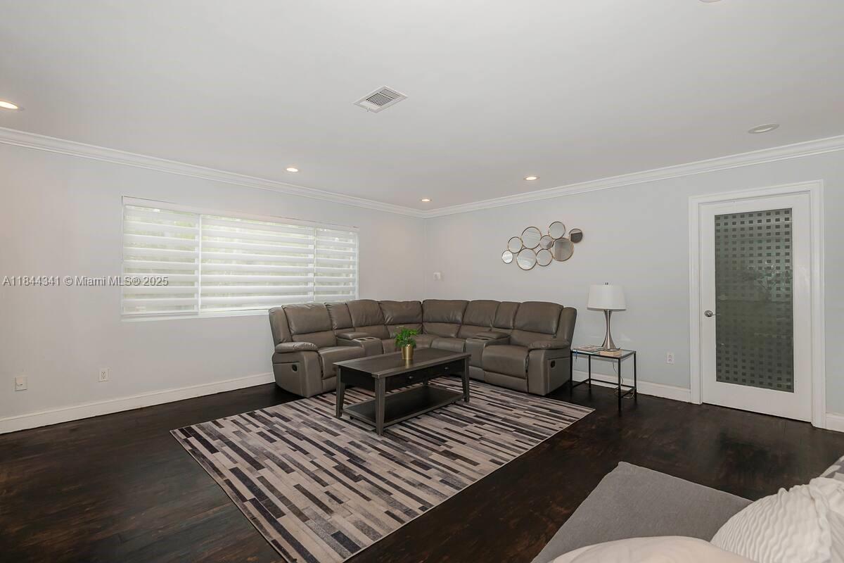 GARDEN ESTATES - Residential