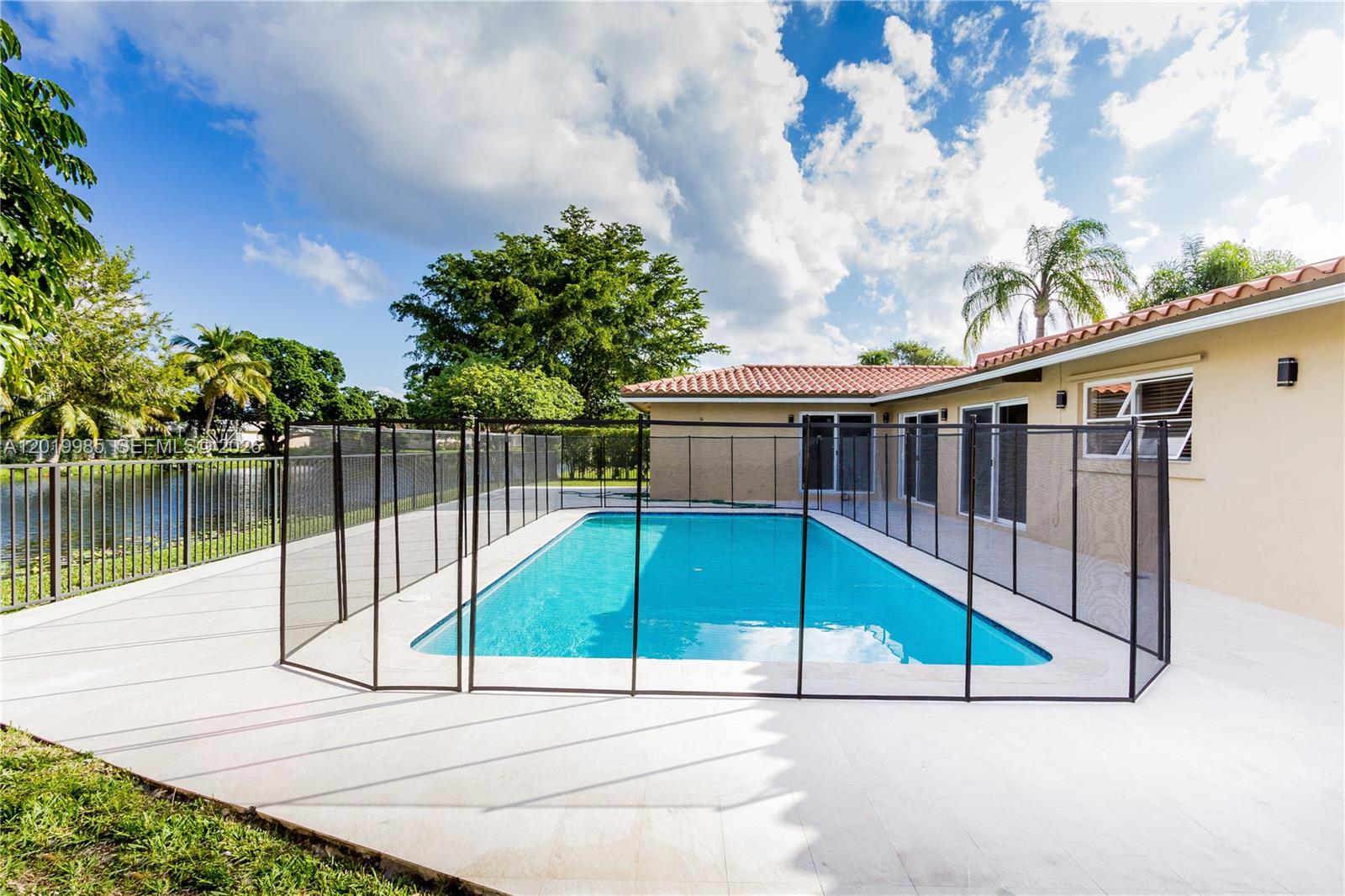 BONAVENTURE LAKES - Residential