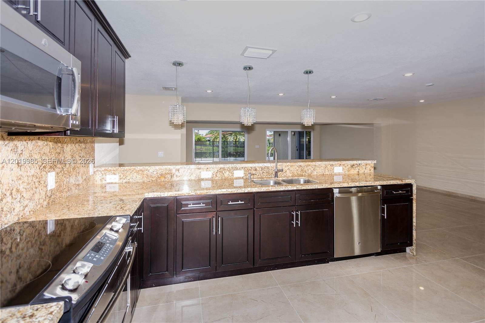 BONAVENTURE LAKES - Residential