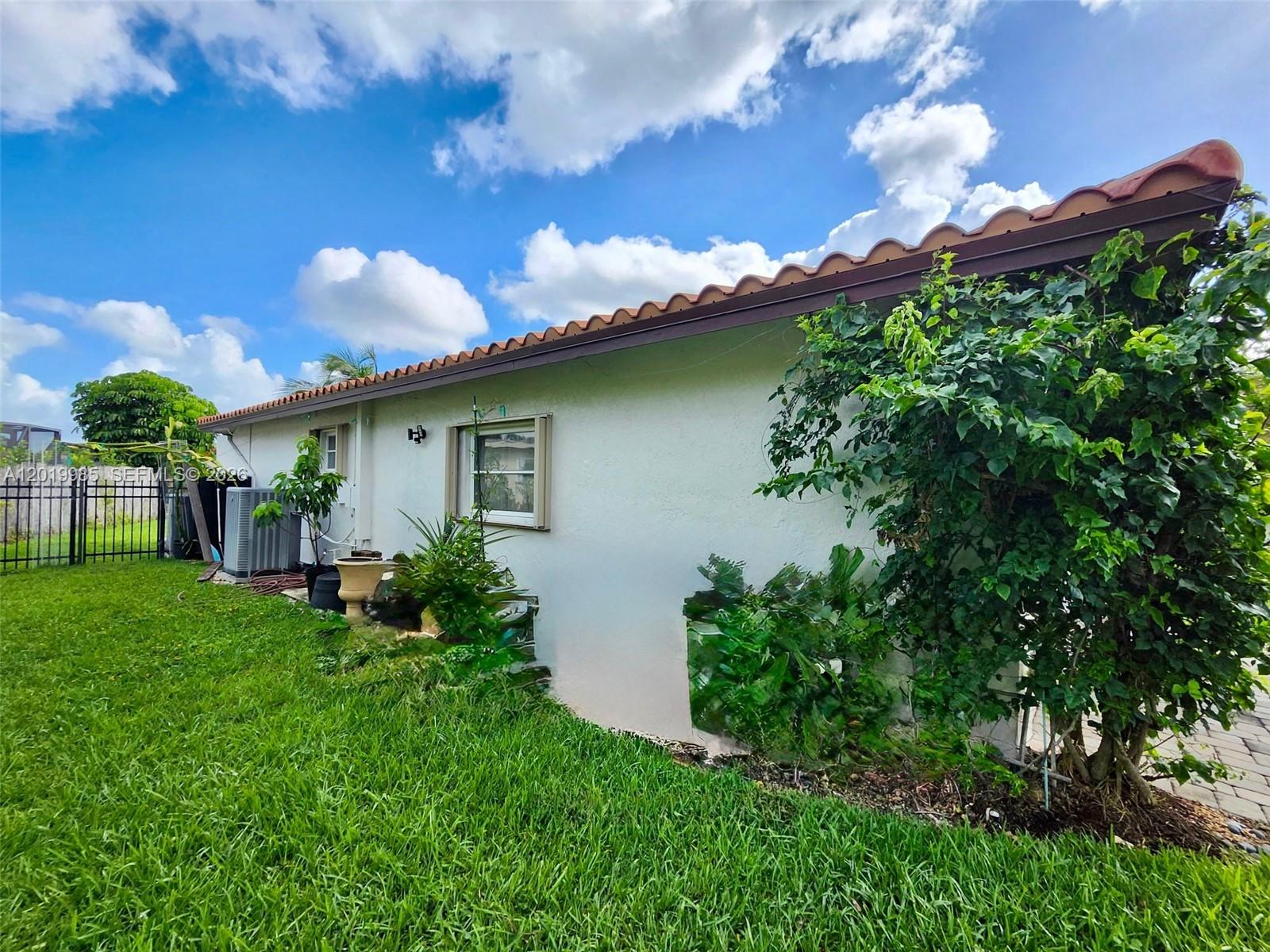 BONAVENTURE LAKES - Residential