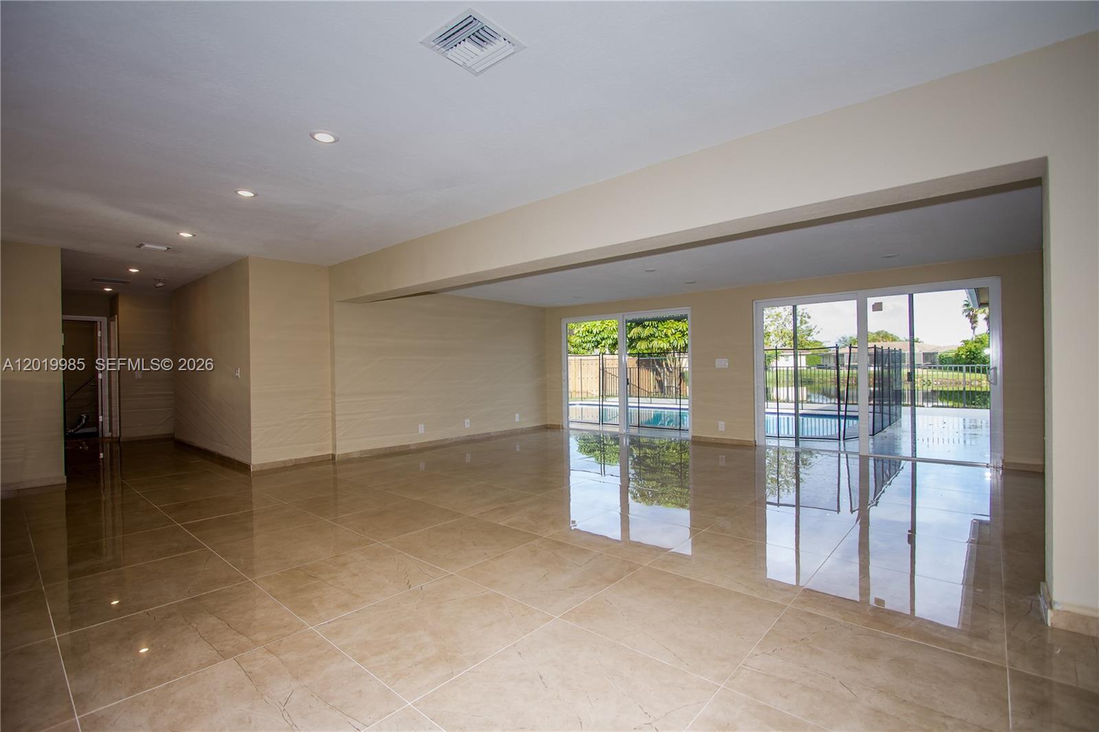 BONAVENTURE LAKES - Residential