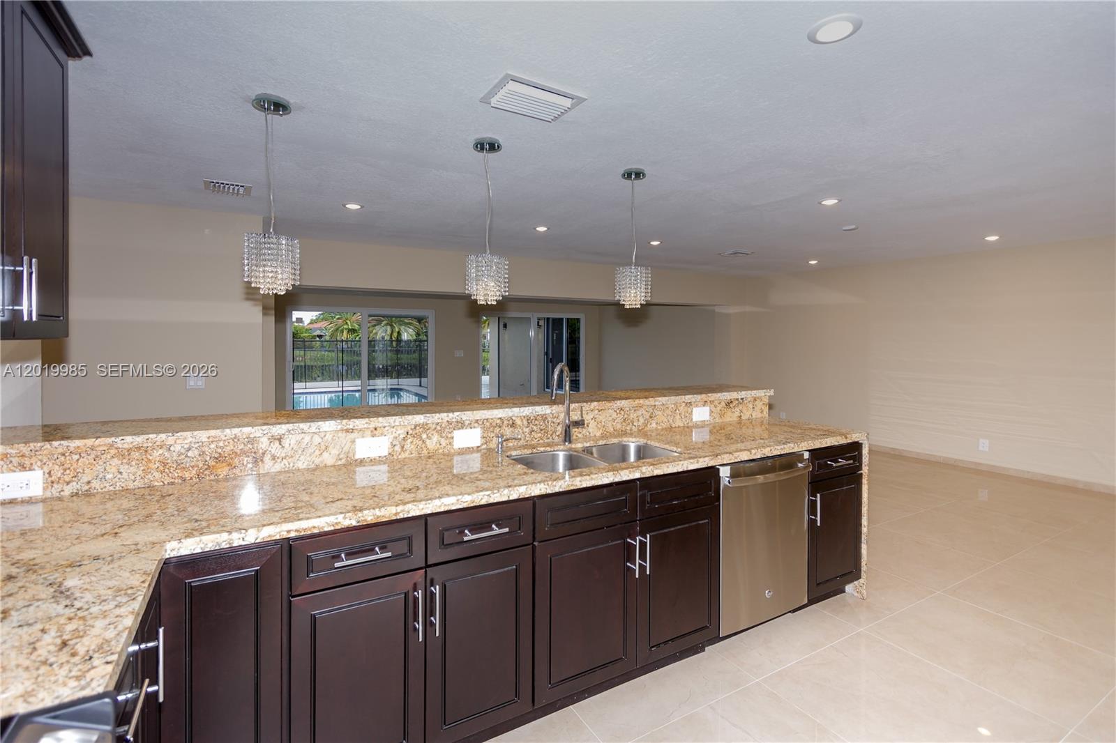 BONAVENTURE LAKES - Residential