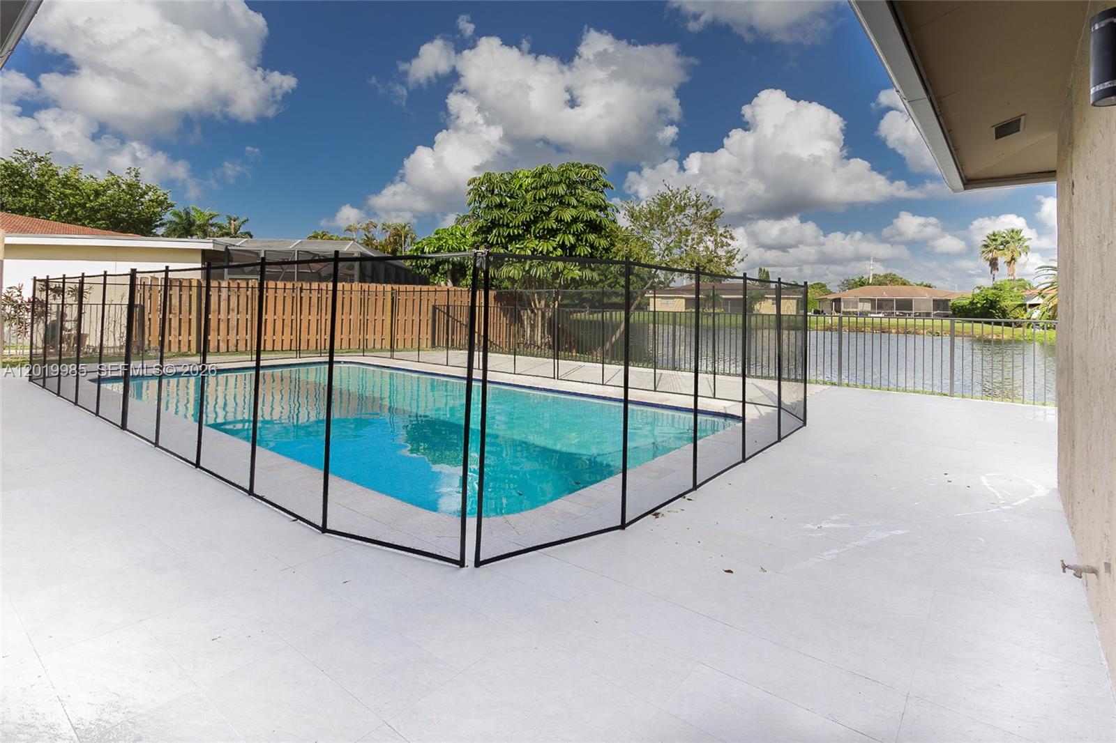BONAVENTURE LAKES - Residential
