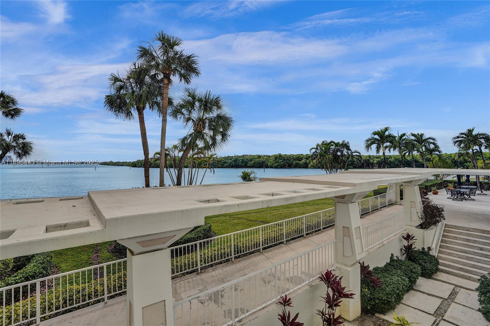 ARLEN HOUSE WEST CONDO - Residential