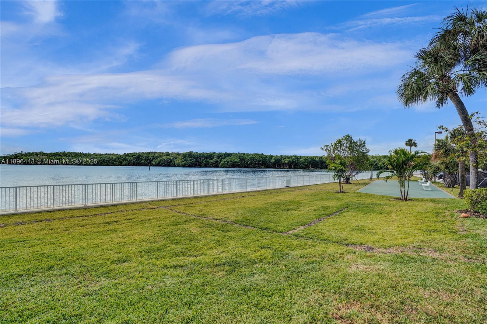 ARLEN HOUSE WEST CONDO - Residential