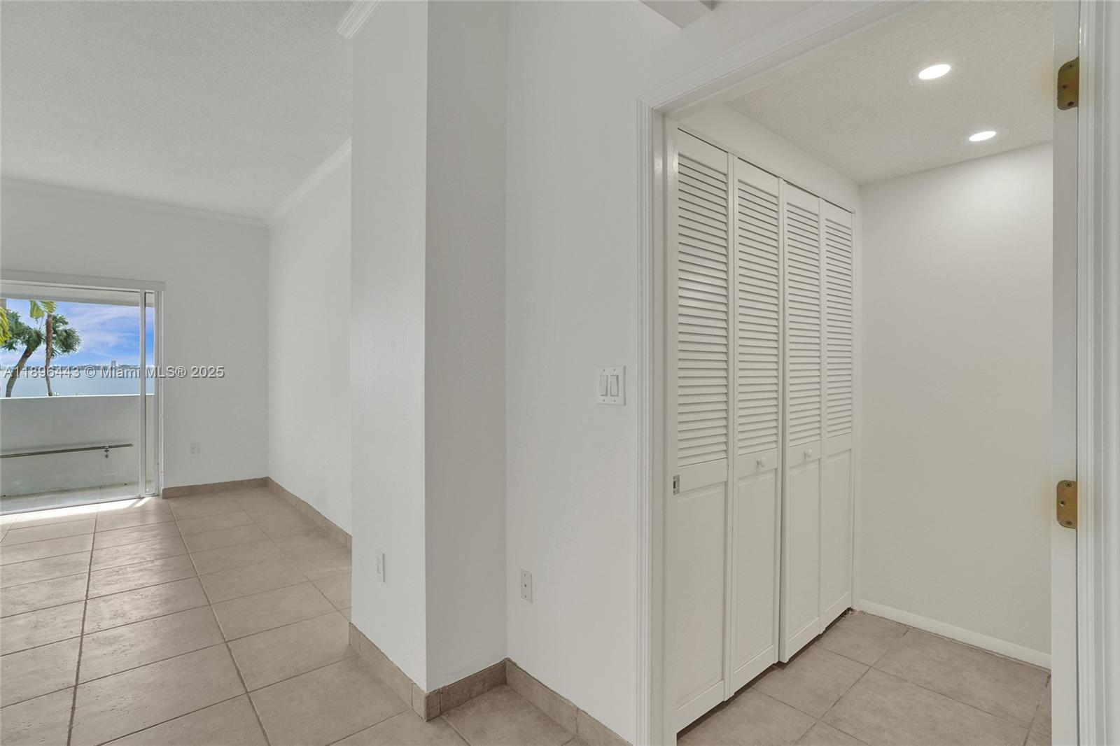 ARLEN HOUSE WEST CONDO - Residential