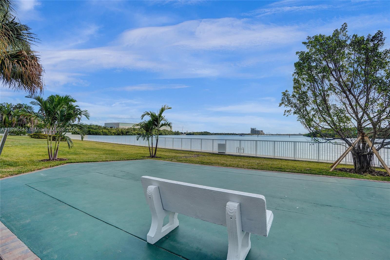 ARLEN HOUSE WEST CONDO - Residential