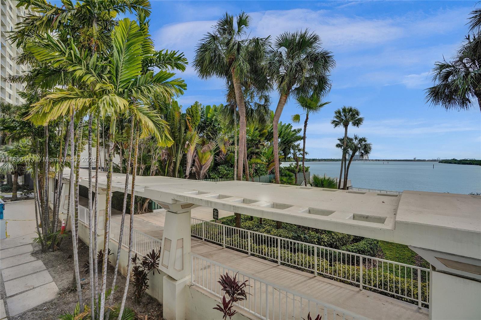 ARLEN HOUSE WEST CONDO - Residential
