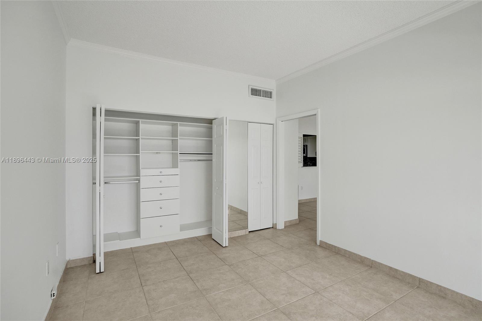 ARLEN HOUSE WEST CONDO - Residential