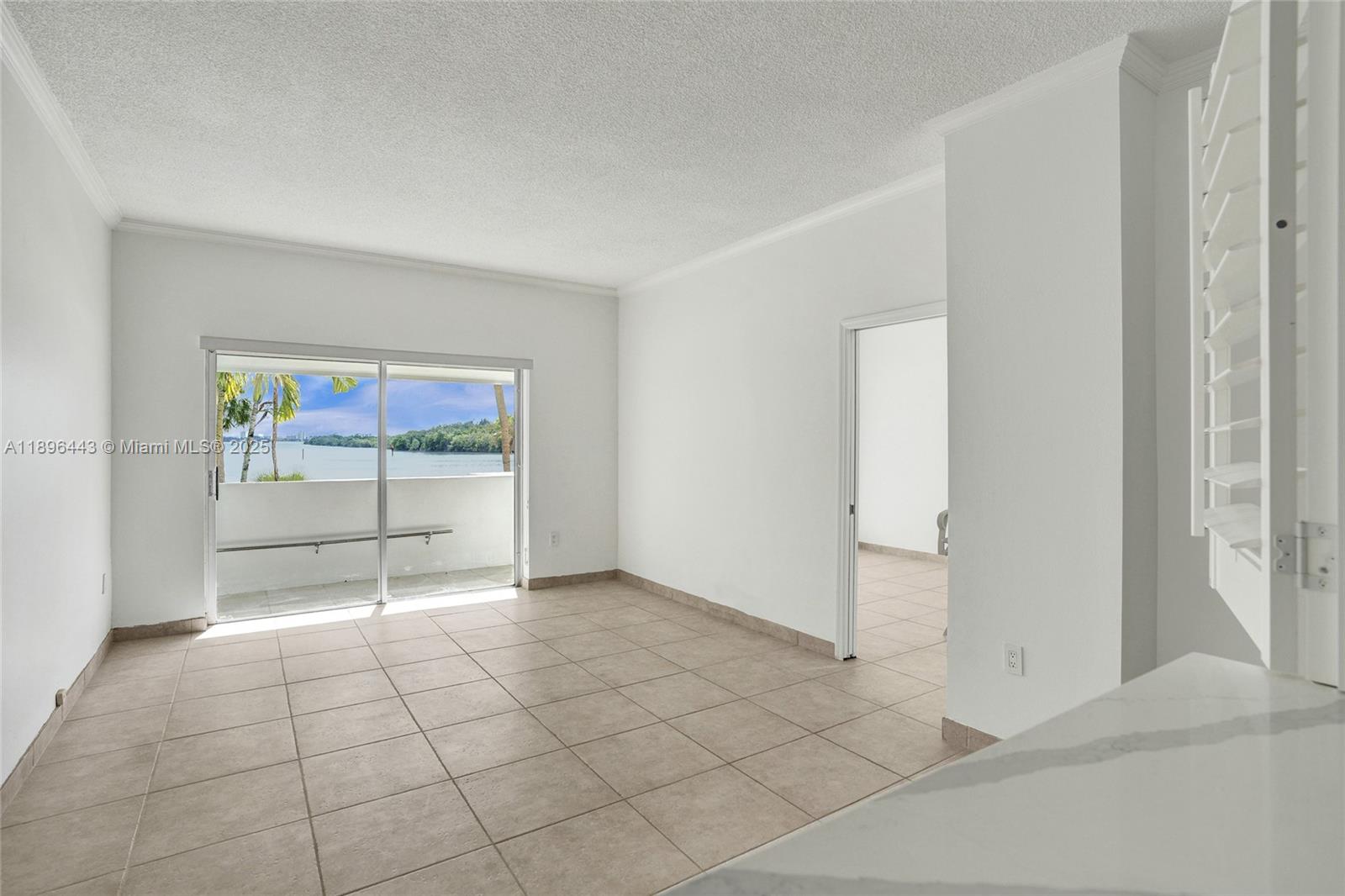 ARLEN HOUSE WEST CONDO - Residential