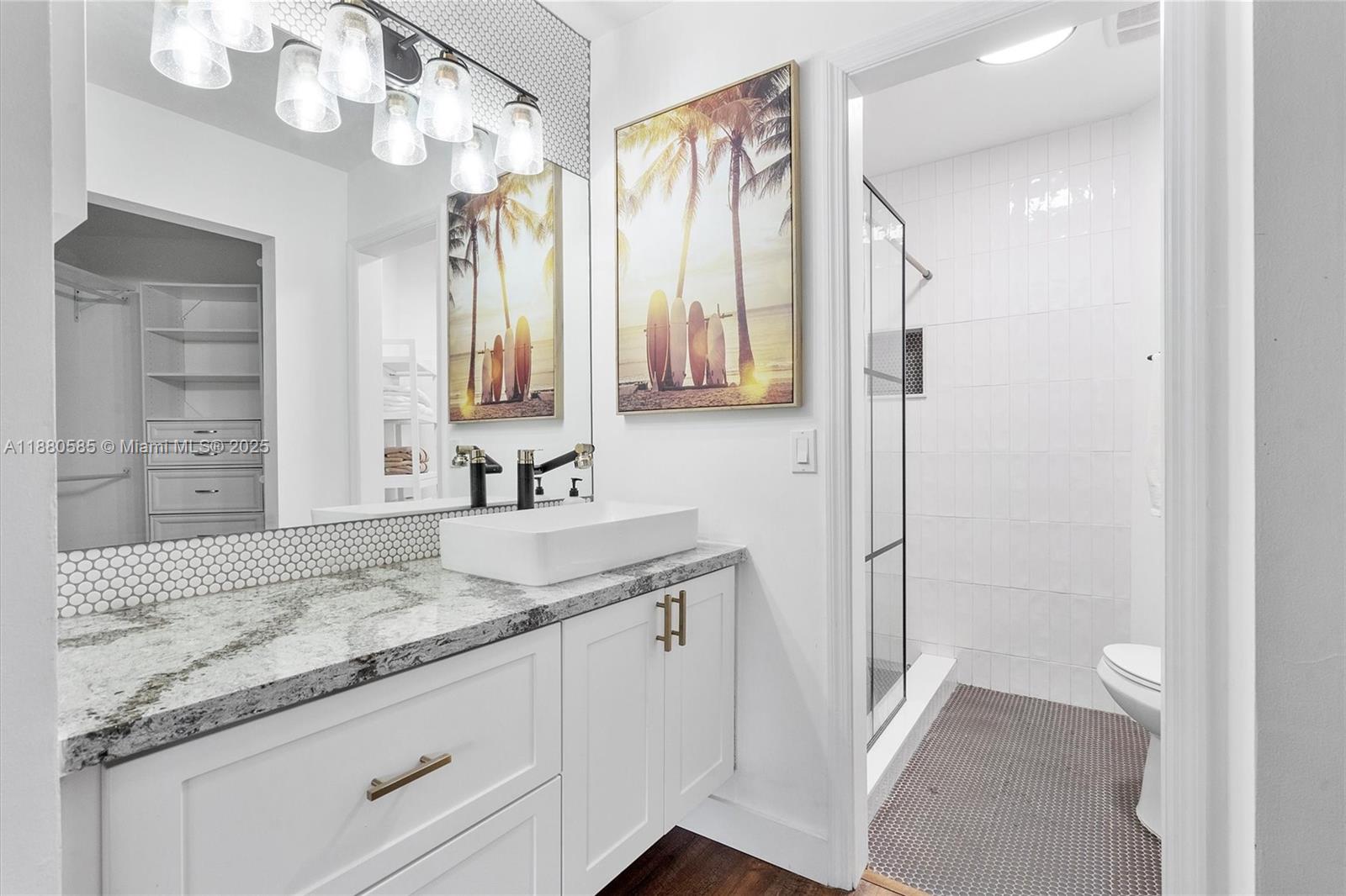YORKVILLE - Residential