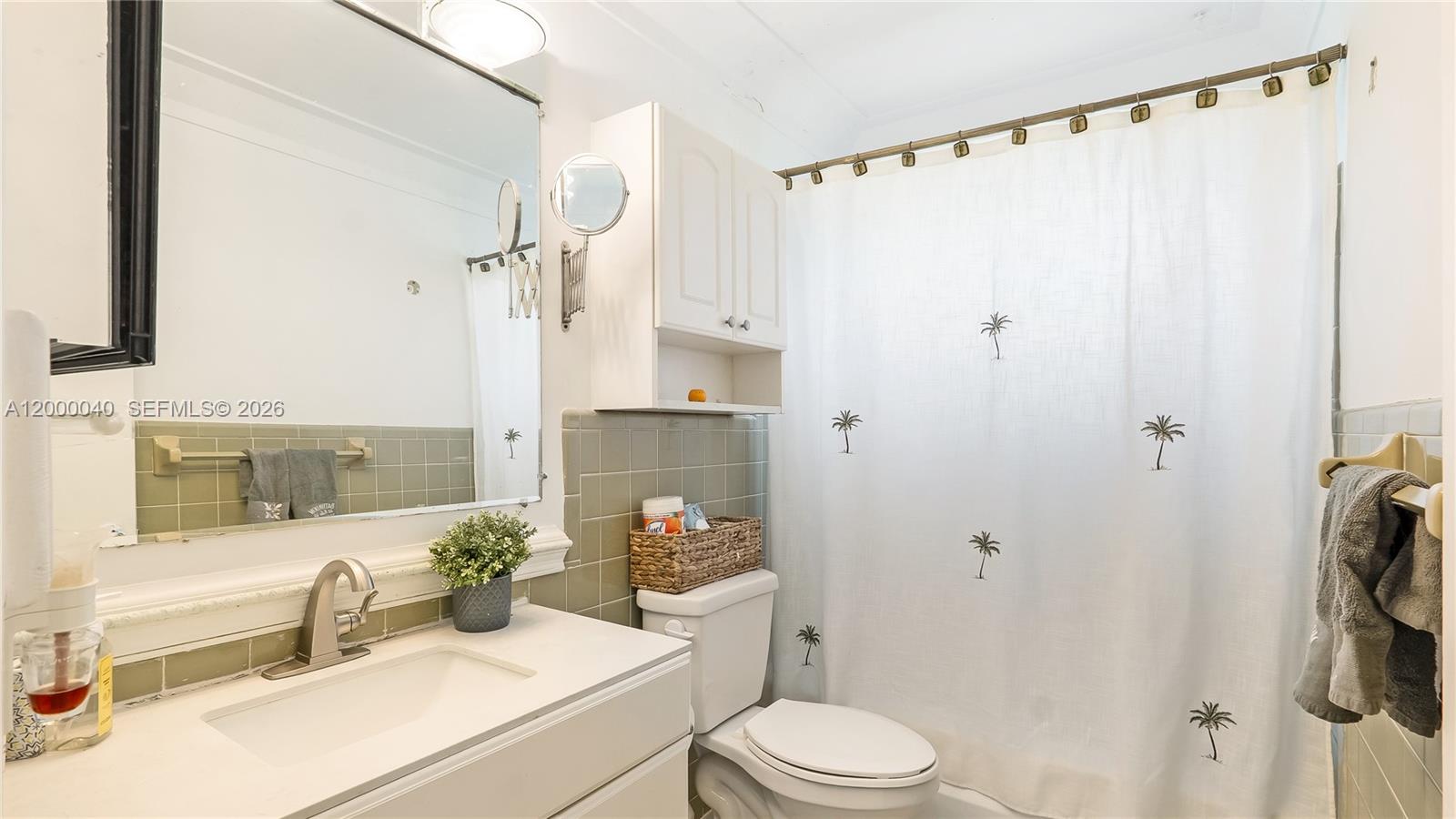 COUNTRY CLUB ESTATES UNIT - Residential