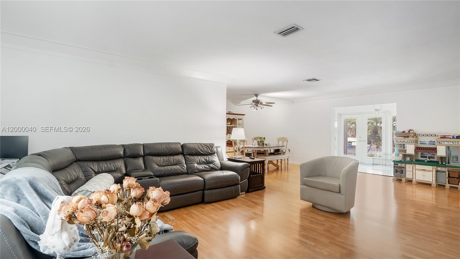 COUNTRY CLUB ESTATES UNIT - Residential