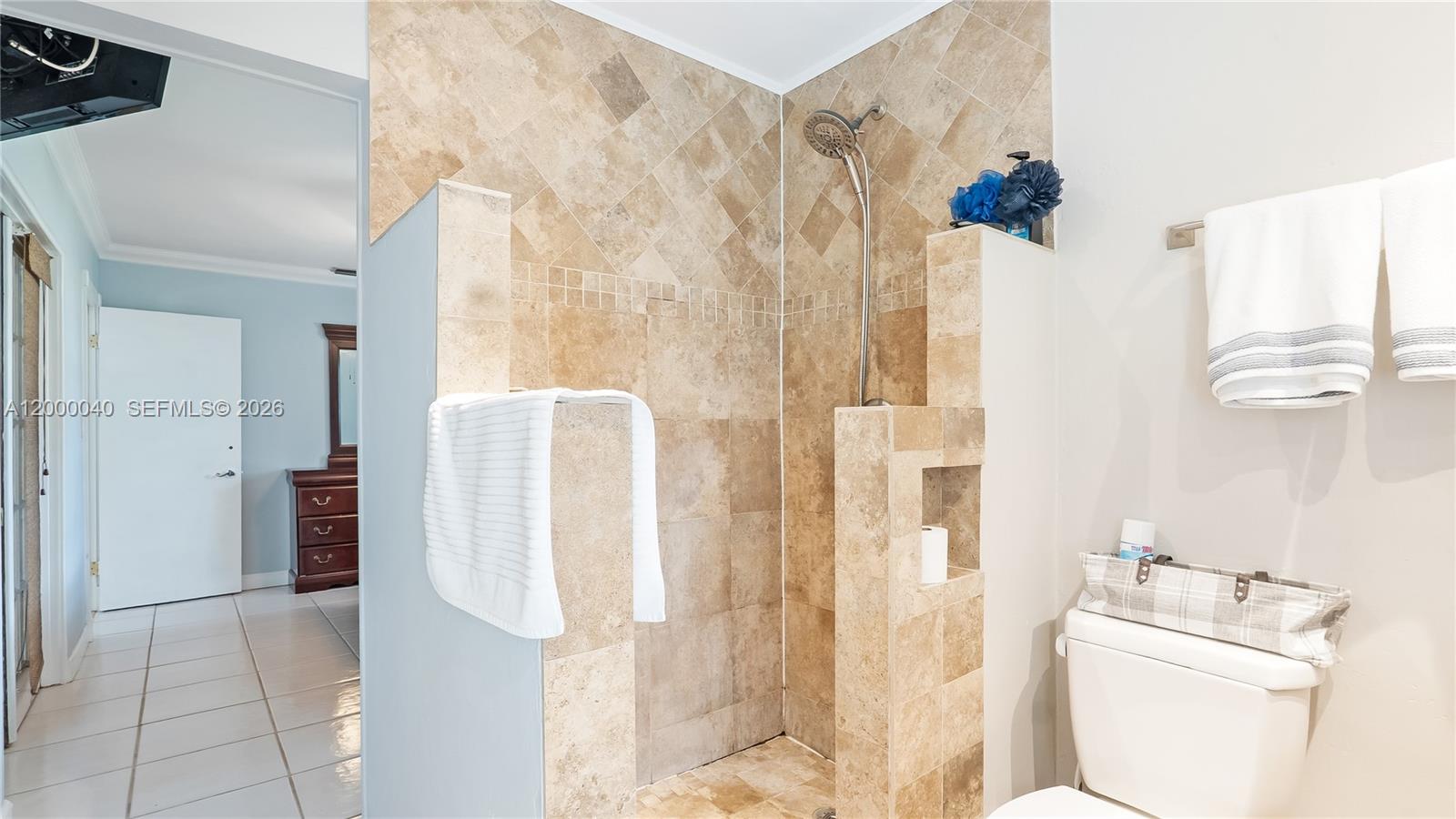 COUNTRY CLUB ESTATES UNIT - Residential