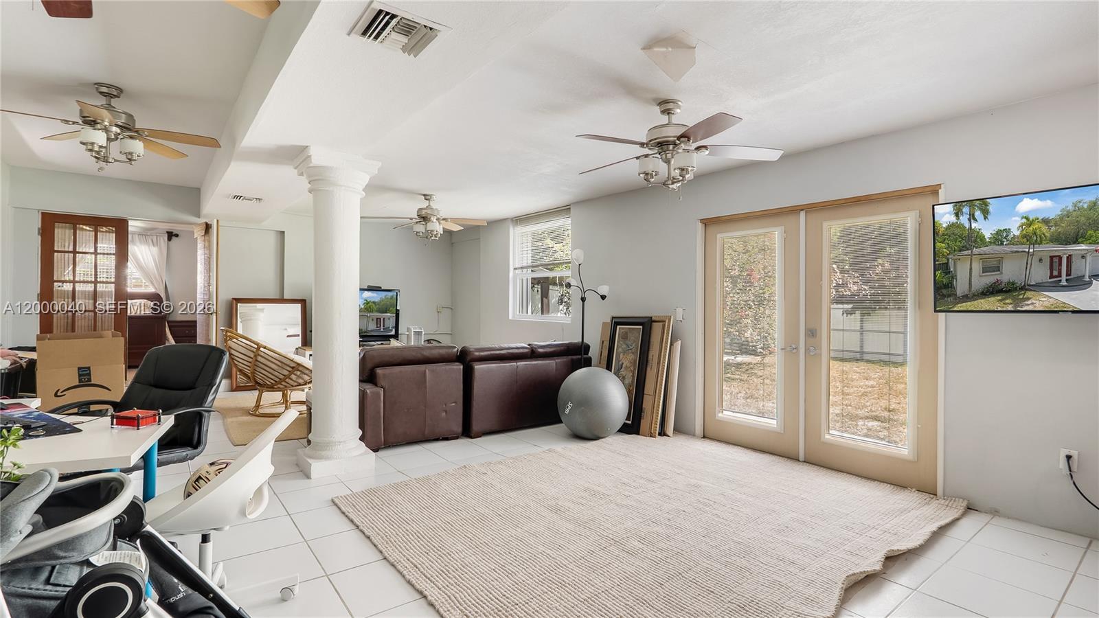 COUNTRY CLUB ESTATES UNIT - Residential