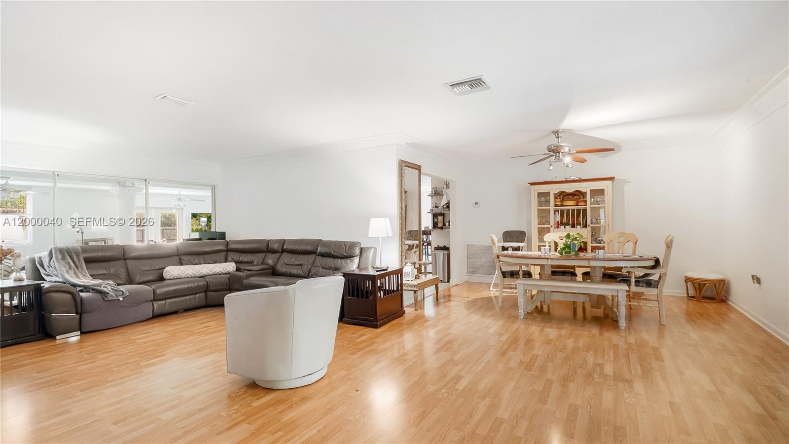 COUNTRY CLUB ESTATES UNIT - Residential